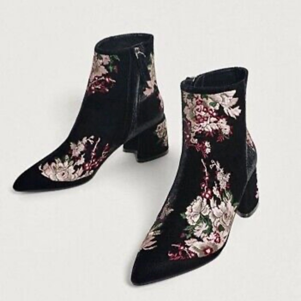 Uterque Embroidered Ankle Heel Boots 6.5 Black Floral Velvet Booties Shoes